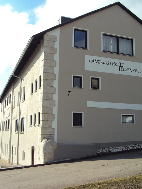 Landgasthof Felsenkeller Dinkelsbuehl Luaran gambar